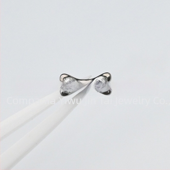 Cercei de buze cu formă de os de câine și zirconiu, aliaj de titan ASTM F-136, finisaj micropave, seria Zootopia