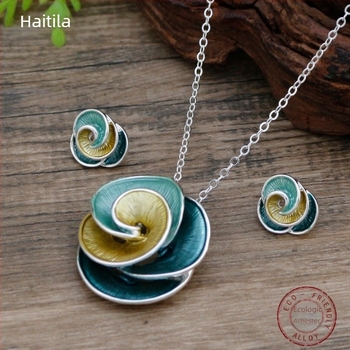 Design original: set cercei și colier cu trandafir neregulat — aliaj, finisaj cu vopsea pe bază de ulei, lanț obișnuit