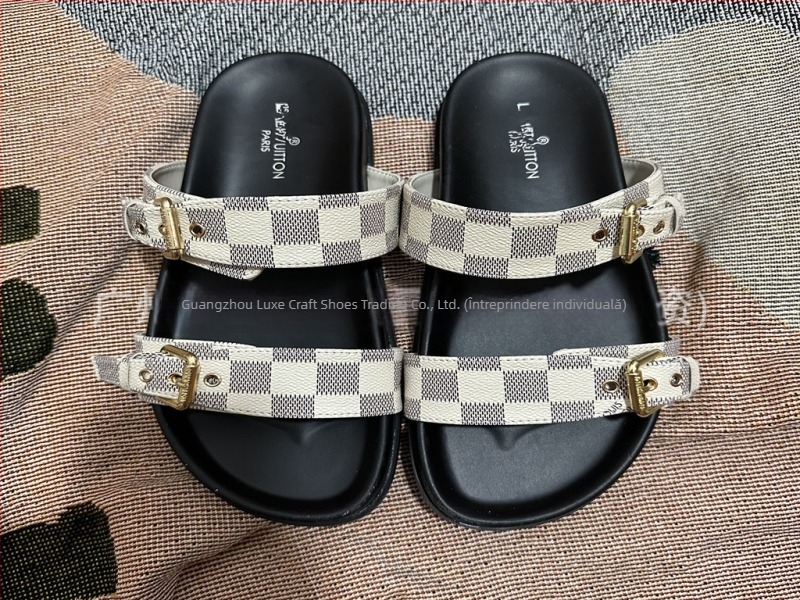 Flip-flops unisex pentru adulți, partea superioară din piele microfibră, talpă din cauciuc, închidere cu un clic