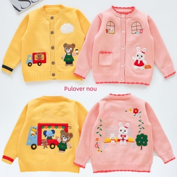 Pulover tricotat pentru copii cu glugă în stil japonez, cu motiv urs și iepuraș, 85% bumbac, mâneci lungi, închidere cu nasturi simpli, toamnă-iarnă 2024.