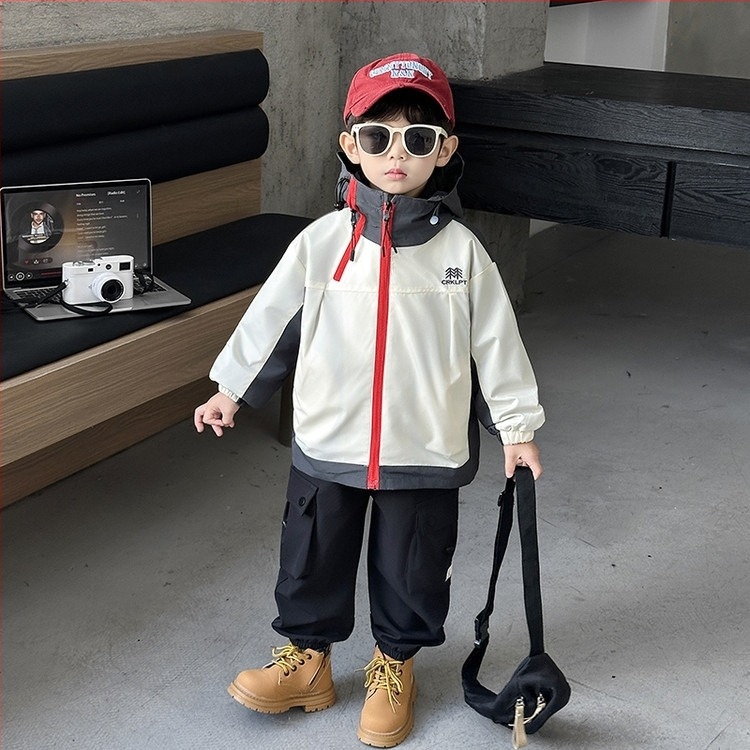 Geacă pentru băieți — set din două piese cu glugă, căptușală detașabilă, poliester 100% evacuează umezeala