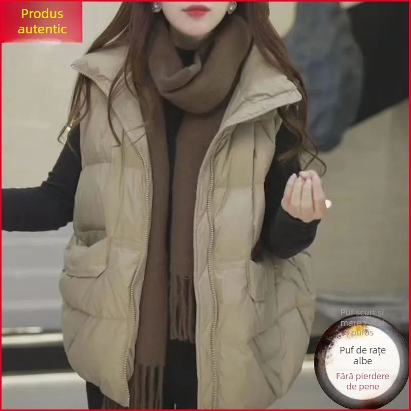 Vesta de damă cu puf, croială lejeră, țesătură Chenille cu elastan, umplutură din puf de rață alb, conținut puf 81–85%, lungime ultra-scurtă ≤40 cm, guler înalt