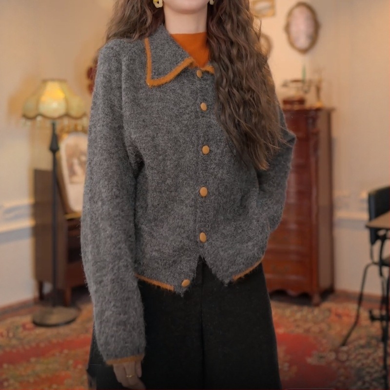 Cardigan tricotat pentru femei, cu guler polo, mâneci lungi, închidere cu nasturi pe un rând, lungime medie, croială regulată, amestec acril-poliester