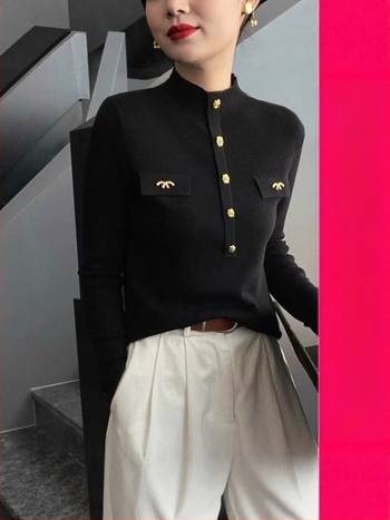 Pulover tricotat cu glugă și guler înalt, din fir de viscose, mâneci lungi