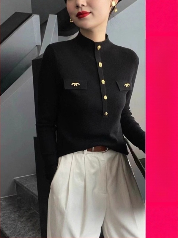 Pulover tricotat cu glugă și guler înalt, din fir de viscose, mâneci lungi