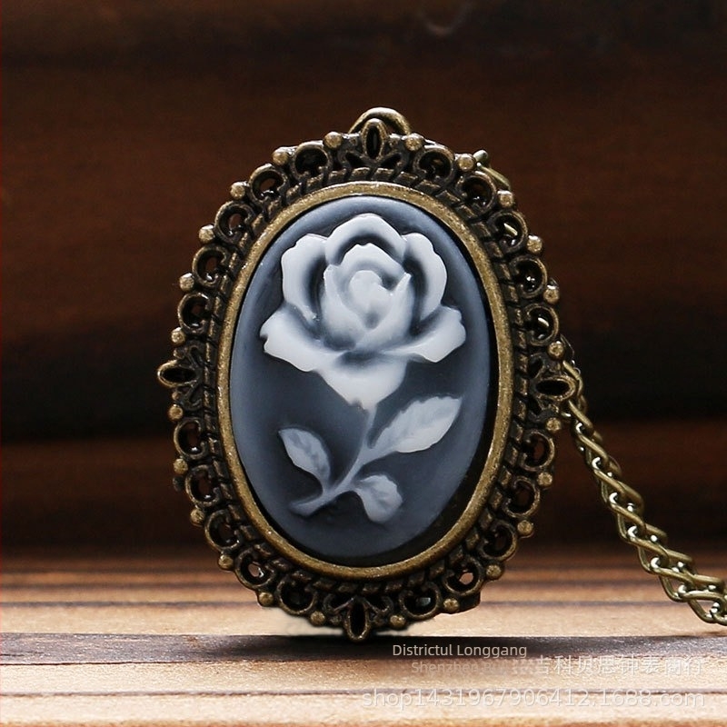 Ceas de buzunar antic cu capac rabat, mecanism quartz, cadran oval de 25 mm, carcasă din aliaj, închidere cu lanț