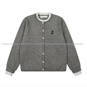 Cardigan tricotat cu aspect stratificat, efect faux two-piece, bumbac și viscose, broderie 3D, croi lejer, guler dublu.