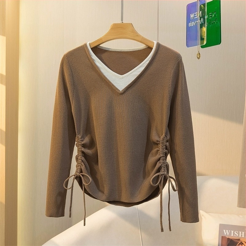 Tricou damă cu mânecă lungă, decolteu în V, croială lejeră, poliester, stil urban, toamnă 2023