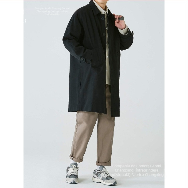 Palton bărbătesc în stil tineresc, lungime medie, guler rever, închidere frontală cu nasturi