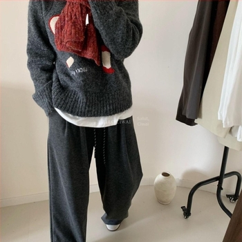 Pulover tricotat cu model de măr Apple și broderie pe prosop, guler rotund, tricot gros, mâneci lungi | Materiale: acrilică + bumbac