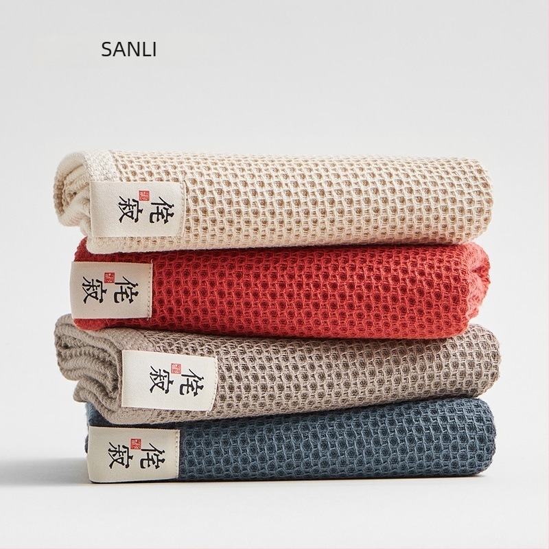Set de trei prosoape Sanli: prosoape pătrate și prosoape de baie într-o cutie cadou