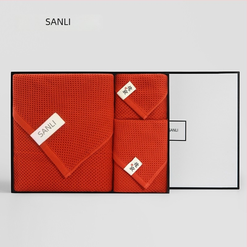 Set de trei prosoape Sanli: prosoape pătrate și prosoape de baie într-o cutie cadou
