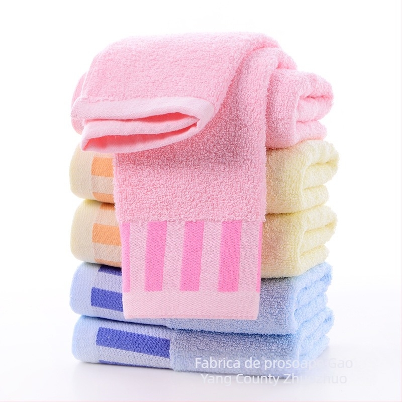 Prosop din bumbac cu jacquard în formă de taste de pian, gros și moale; Material: poliester-bumbac; Greutate: 80-100 g; Compoziția: bumbac.