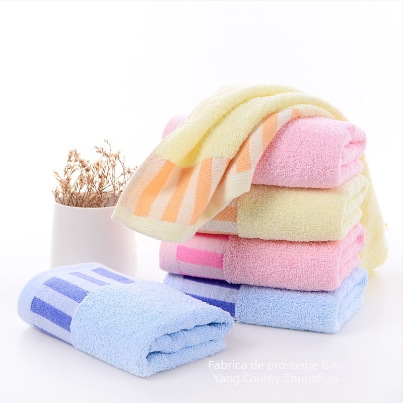 Prosop din bumbac cu jacquard în formă de taste de pian, gros și moale; Material: poliester-bumbac; Greutate: 80-100 g; Compoziția: bumbac.