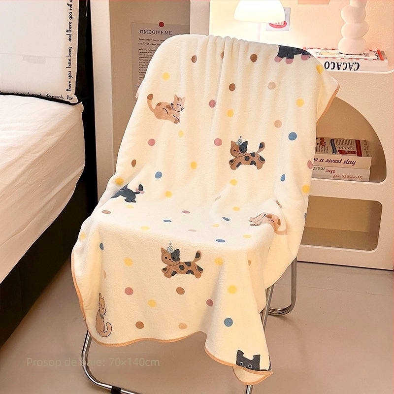 Prosop de baie cu design de pisică desenată, fleece coral, 400–500 g, 32 fire, cusături de margine și țesătură simplă