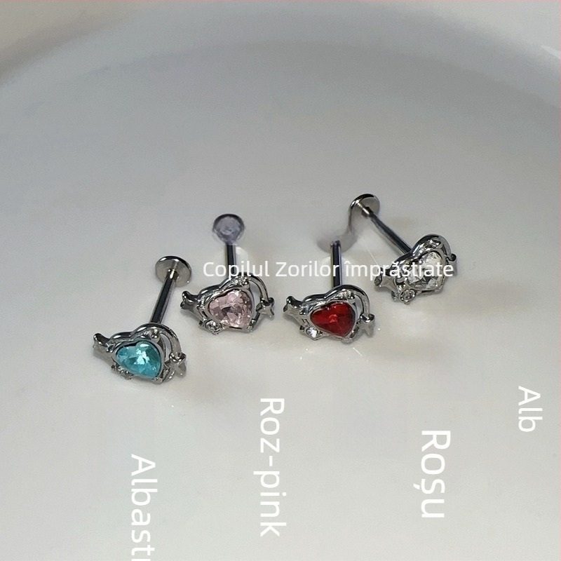 Piercing pentru buze cu filet intern – oțel titan, lucrat manual, stil geometric