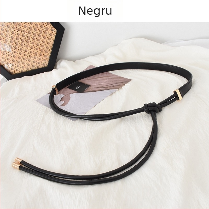 Curea de tip șnur din imitație de piele pentru paltoane, pulovere și rochii | Material: piele sintetică; Material cataramă: PU/imitație de piele; Închidere: curea; Lățime: 2–4 cm; Stil: design original