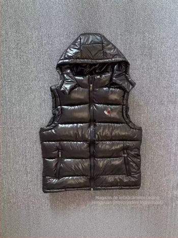 Vestă bărbătească cu glugă, umplutură din bumbac, exterior din poliester, buzunare cu fermoar, căptușeală acetat, iarnă 2025