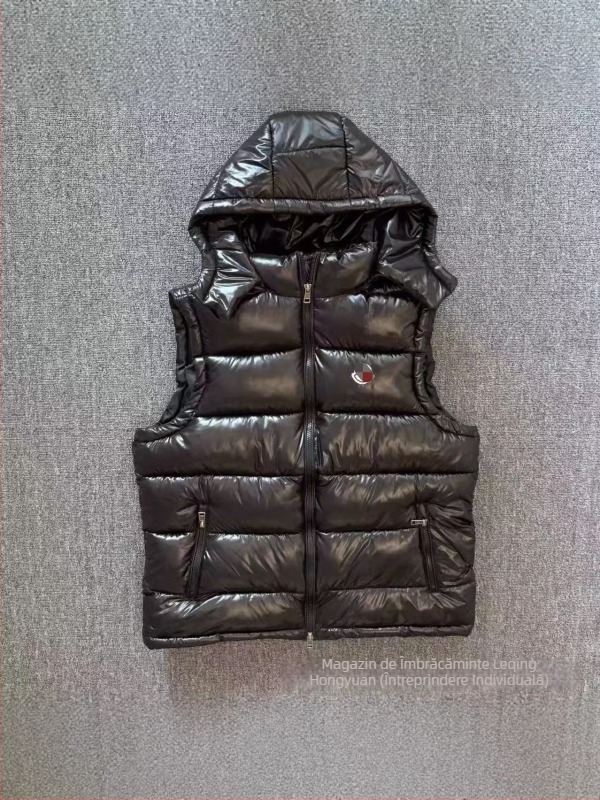 Vestă bărbătească cu glugă, umplutură din bumbac, exterior din poliester, buzunare cu fermoar, căptușeală acetat, iarnă 2025