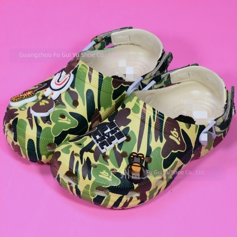 Clogs unisex din EVA, design camuflaj cu cap de maimuță, talpă antiderapantă, stil Cartoon Paradise, primăvara 2025