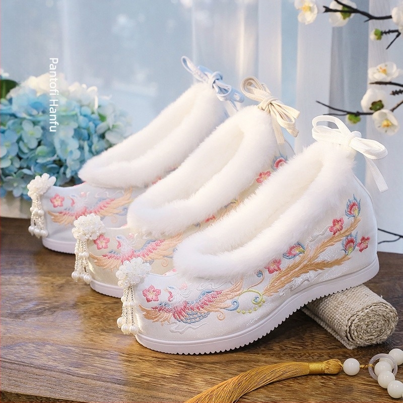 Pantofi din pânză pentru femei, inspirați de Hanfu, cu funda brodată și motiv animal, căptuți cu blană sintetică, branț cu creștere înălțime, partea superioară din bumbac, talpă din cauciuc, toc înclinat 6–8 cm