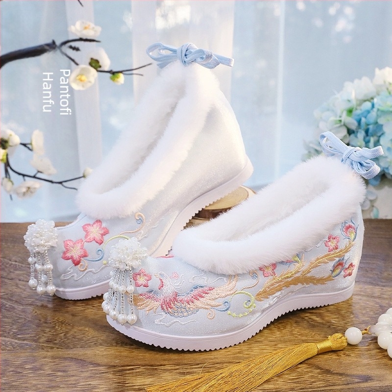 Pantofi din pânză pentru femei, inspirați de Hanfu, cu funda brodată și motiv animal, căptuți cu blană sintetică, branț cu creștere înălțime, partea superioară din bumbac, talpă din cauciuc, toc înclinat 6–8 cm