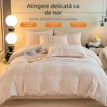 Set de pat 4 piese din velur de lapte gravat, pentru toamnă–iarna, căldură de lux (husa de pilotă inclusă).