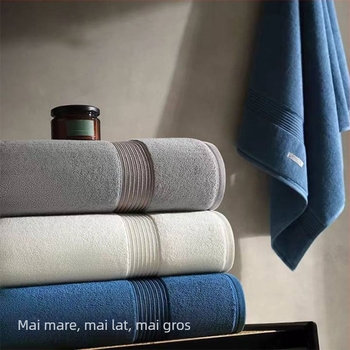 Prosop de baie, 90% bumbac, 10% poliester; greutate 800 g; țesătură simplă; fire ușor răsucite