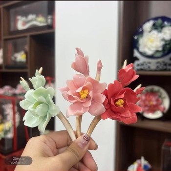 Ornament ceramic cu ramuri de bujor, lucrat manual, stil chinezesc, decor de birou