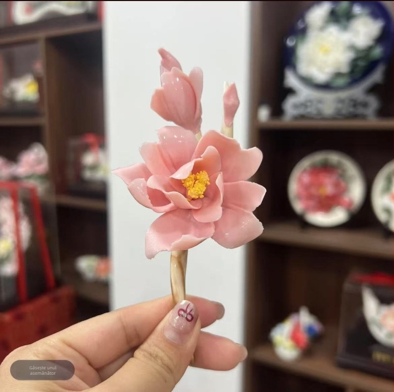 Ornament ceramic cu ramuri de bujor, lucrat manual, stil chinezesc, decor de birou