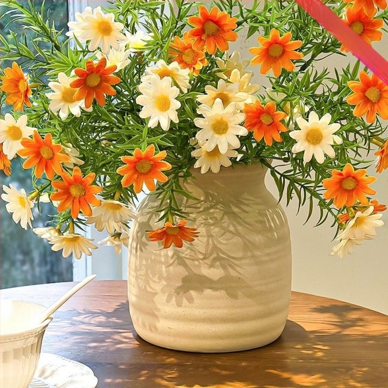  Floare artificială margaretă din mătase — decor floral de la brand Unique pentru living, masă de dining și comodă TV