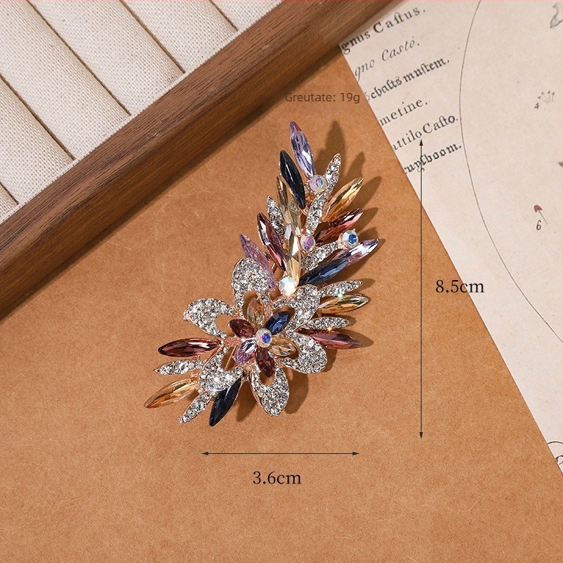 Broșă cu crizantemă din aliaj – stil pastoral, placare electrolitică, decorativă.