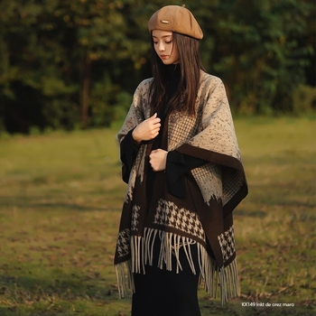 Șal dama cu ciucuri, model pătrat în carouri și dungi, poliester, țesătură Jacquard prin warp-knitting, păstra căldura, stil coreean, pentru toamnă-iarnă