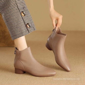 Ghete de damă moderne cu vârf ascuțit, toc gros, peste genunchi, fermoar pe spate, căptușeală din lână de oaie