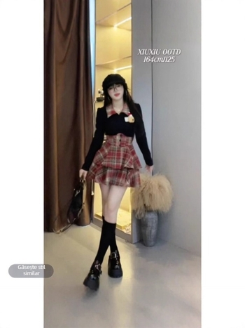 Set costum cu fustă: top polo tricotat 3D cu urs și fustă în carouri, poliester, mâneci lungi, lansare toamnă-iarnă 2025