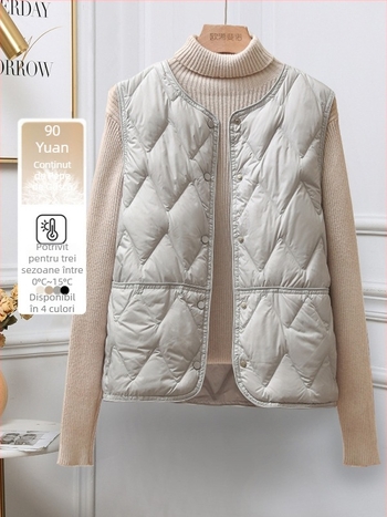 Vesta damă ușoară din nylon cu puf de rață 86–90%, lungime scurtă, fără guler, închidere cu nasturi pe un singur rând, iarnă 2025, stil minimalist japonez-coreean