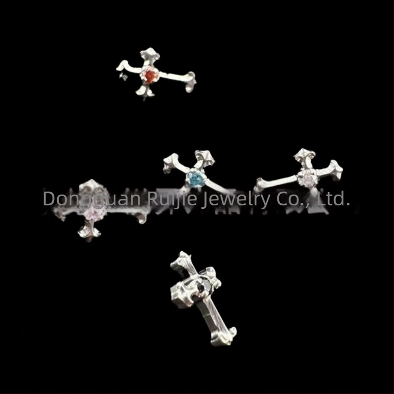 Cercei cu cruce din aliaj de titan F136, stil vintage, lucioși, cu zirconiu 5A