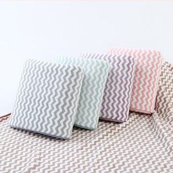 Prosop de baie din catifea coral warp knitted cu model apa, 150D, 200-300 g, 90% component principal, margine cusuta