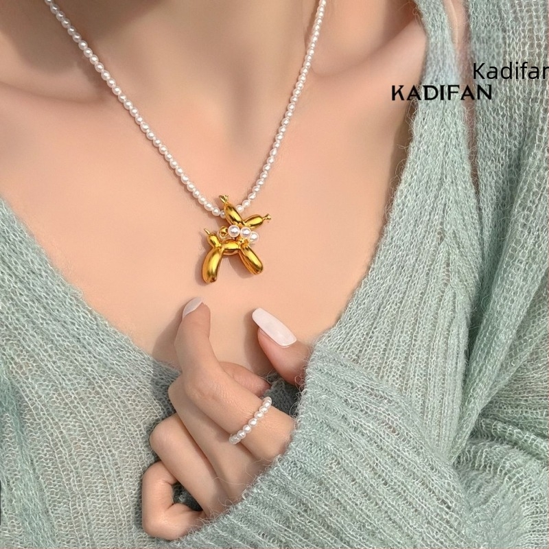 Colier din cupru cu pandantiv cățeluș balon, în formă U, stil natural, proaspăt și dulce, primăvara 2025