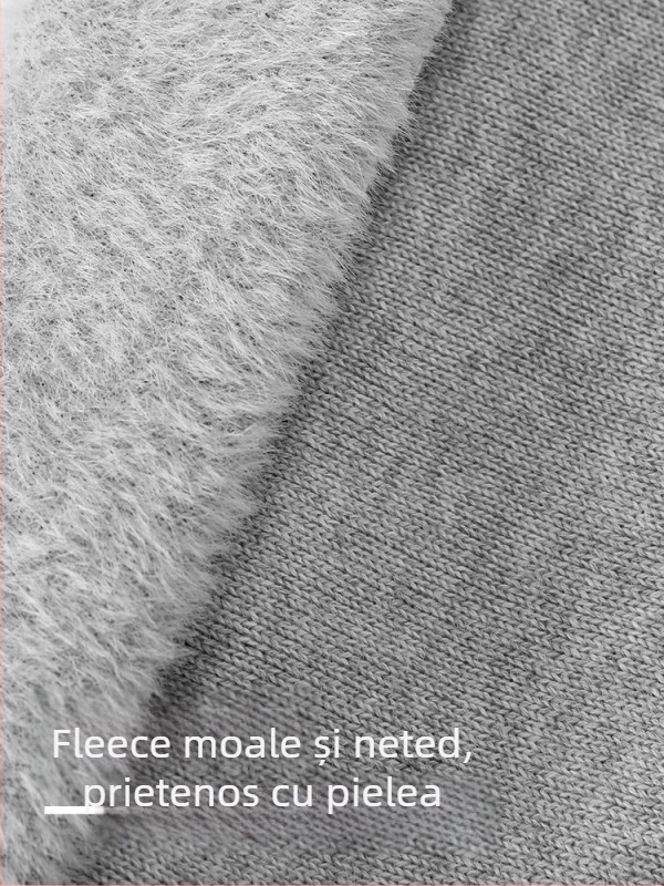 Pulover de iarnă pentru copii, velur tricotat, gros, cu logo brodat; tricot de bumbac (58,2% bumbac), guler rotund, mâneci lungi