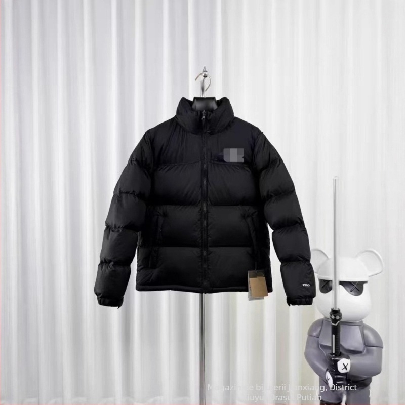 Geacă de iarnă cu glugă, croială lejeră, 50% puf de rață alb, material exterior nylon, fermoar frontal