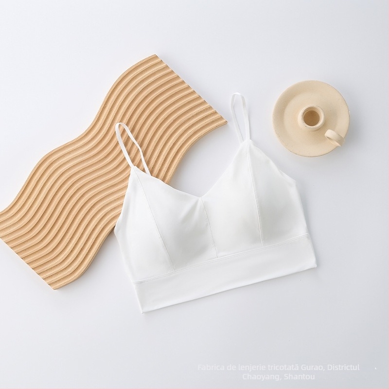 Top bustier fără bretele, din ice silk, bază din nylon 80–90%, cup complet, formă cupe: sus subțire / jos gros, stil coreean design spate, respirabil și confortabil