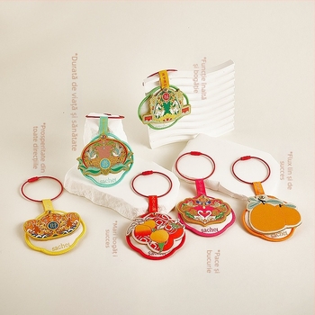 Sachet parfumat pentru mașină, pandantiv brodat cu binecuvântări de noroc, prosperitate, longevitate, fericire și avere. Material: țesătură; Stil: chinezesc; Meșteșug: broderie; Personalizabil pentru utilizare în mașină.