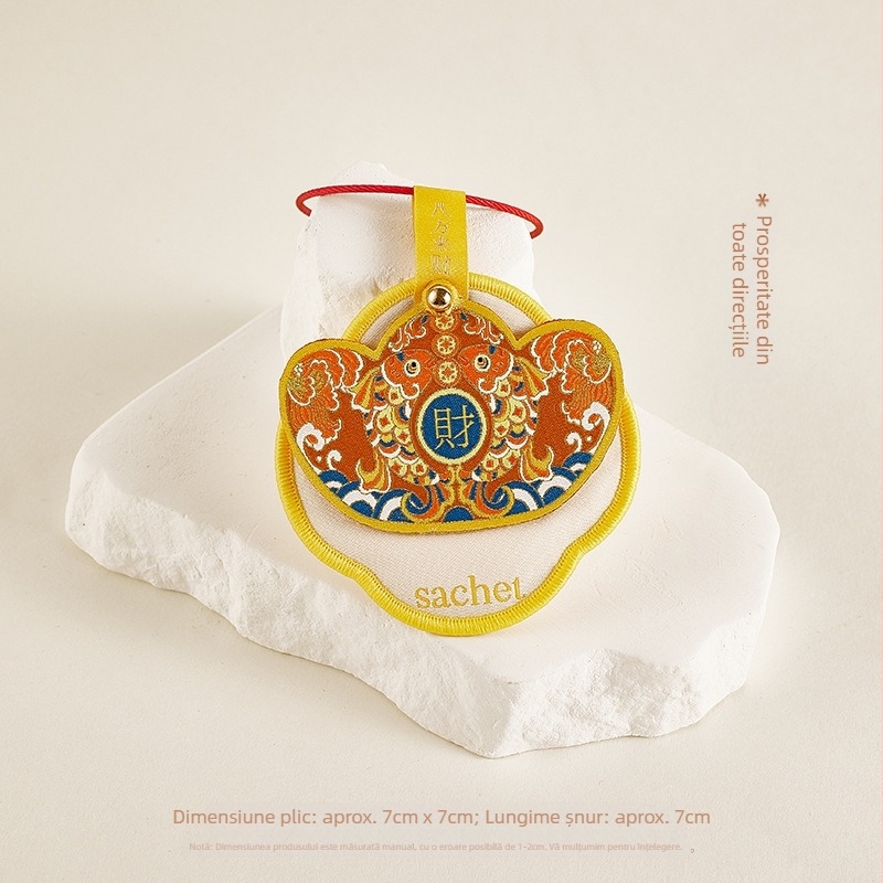 Sachet parfumat pentru mașină, pandantiv brodat cu binecuvântări de noroc, prosperitate, longevitate, fericire și avere. Material: țesătură; Stil: chinezesc; Meșteșug: broderie; Personalizabil pentru utilizare în mașină.