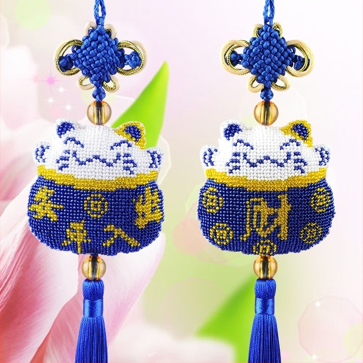 Pandantiv auto cu broderie cross-stitch, design desen animat, din plastic, 14CT, cu față dublă