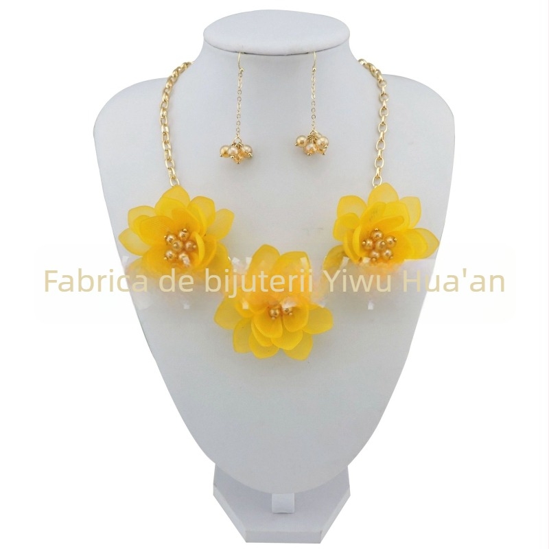 Set colier și cercei cu design floral, material plastic/rășină, lucrat manual, lanț regulat, greutate 68 g