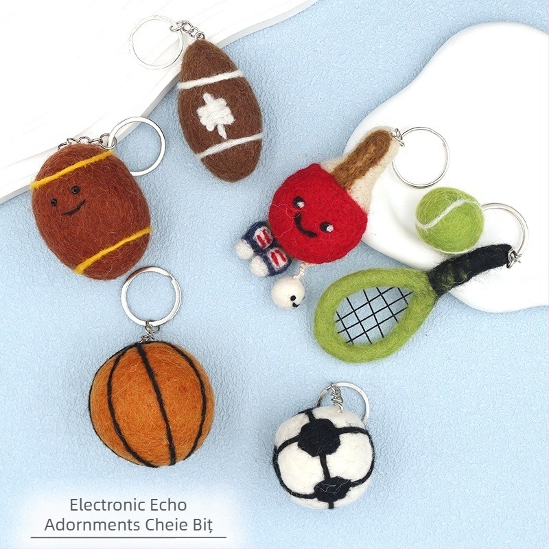 Breloc nepalez din lână filț – 3D fotbal, baschet și rugby, pandantiv pentru geantă din filc (Origine Yiwu; realizare manuală; lână; vară 2025)