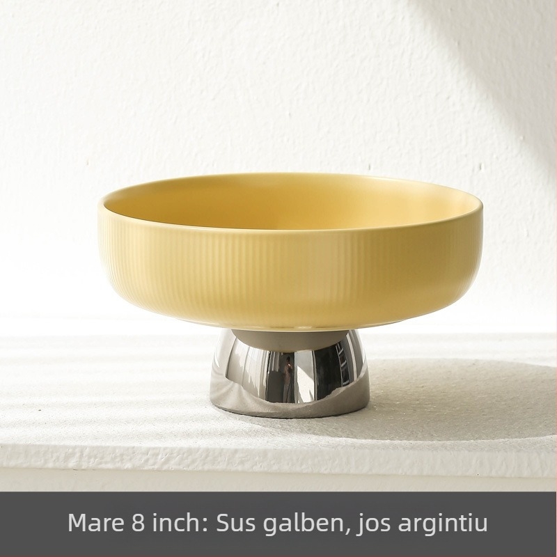 Platou de fructe din porțelan pe suport, în stil nordic, decor simplu pentru living