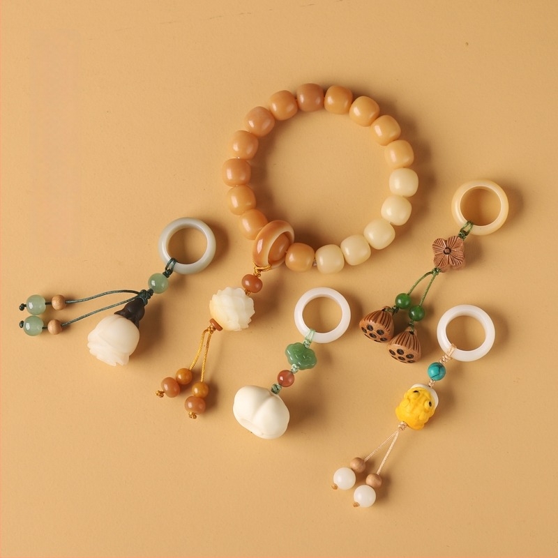 Brățară din mărgele Bodhi cu pandantiv ciucuri - Jingxintang - Primăvara 2025 - Material: Bodhi mărgele