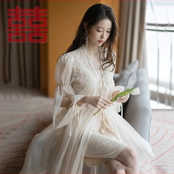 Robe de noapte de mireasă cu tren lung, decolteu în V adânc, mâneci bufante, material plasă cu peste 95% poliester, talie la talie